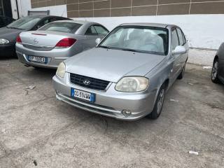 HYUNDAI Accent usata, con Airbag