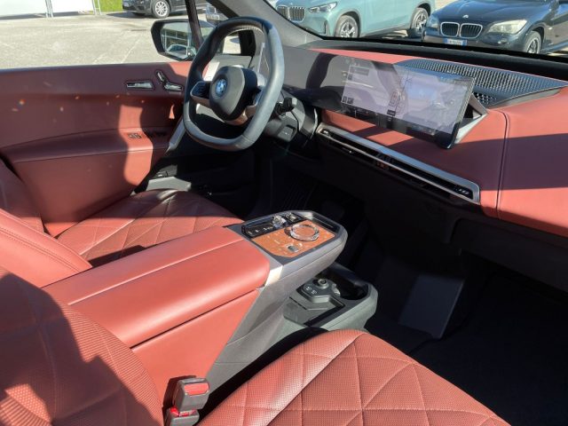 BMW iX usata, con ESP