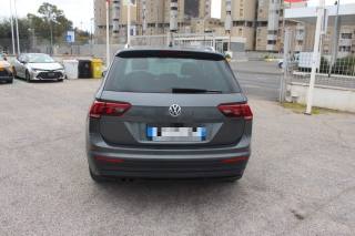 VOLKSWAGEN Tiguan usata, con Autoradio