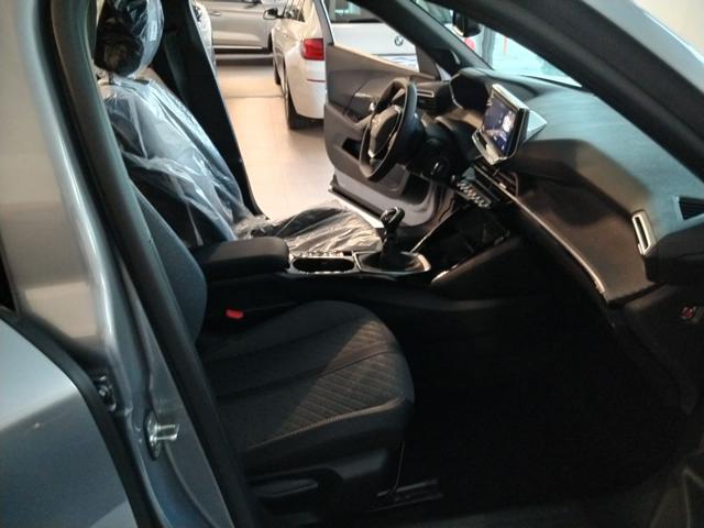 PEUGEOT 2008 usata, con Volante in pelle