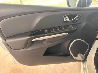 RENAULT Clio usata, con Autoradio digitale
