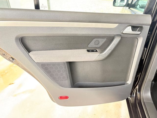 VOLKSWAGEN Touran usata 36