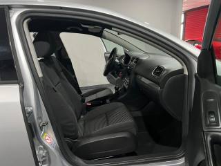 VOLKSWAGEN Golf usata, con Autoradio