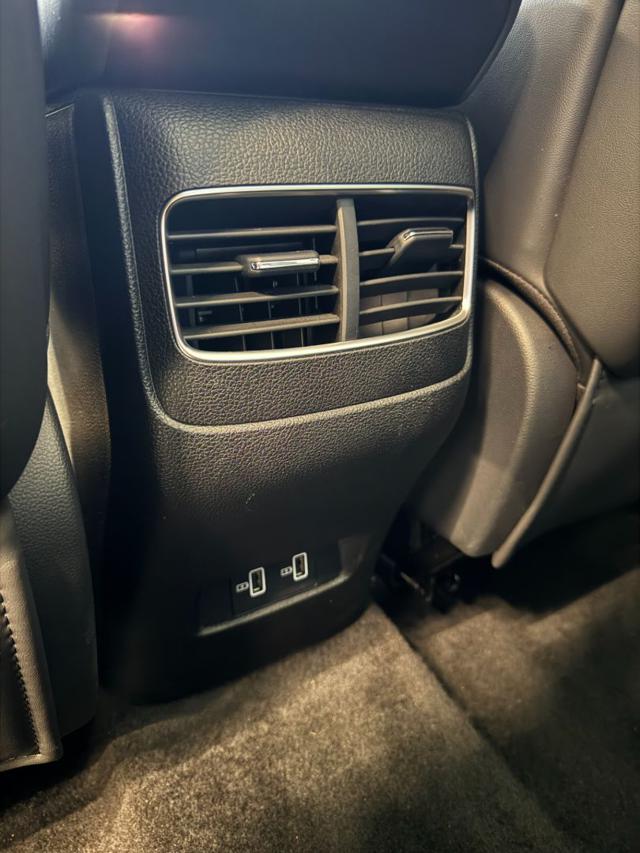 MG HS usata, con Fendinebbia