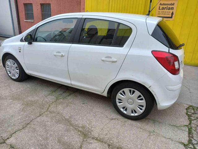 OPEL Corsa usata, con Autoradio