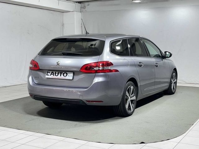 PEUGEOT 308 usata, con Autoradio