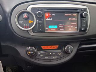 TOYOTA Yaris usata 24
