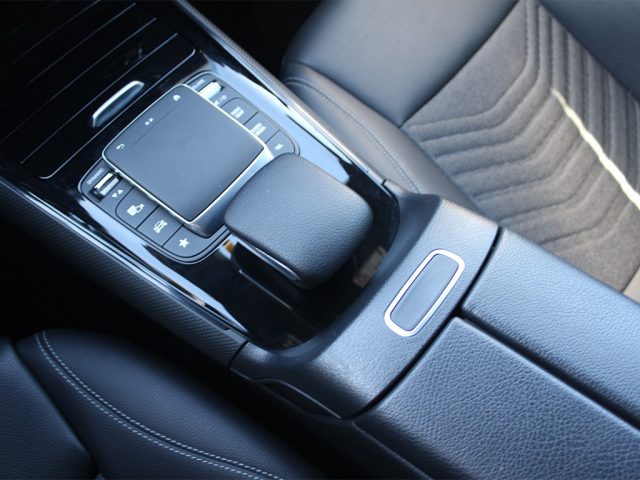 MERCEDES-BENZ GLB 180 usata, con Sistema di riconoscimento della stanchezza