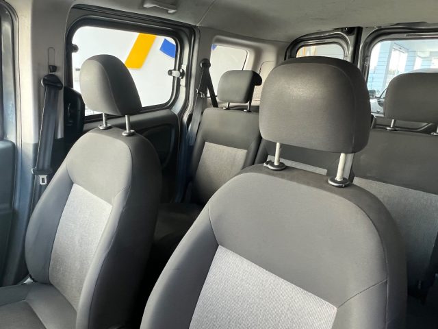 FIAT Doblo usata, con Climatizzatore automatico, 2 zone