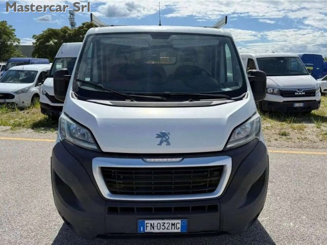 PEUGEOT Boxer usata, con Airbag