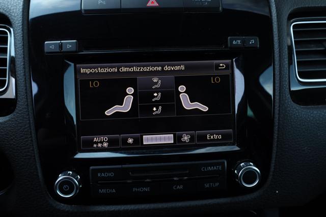 VOLKSWAGEN Touareg usata, con MP3
