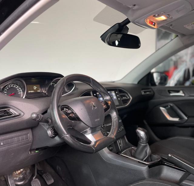 PEUGEOT 308 usata, con Autoradio