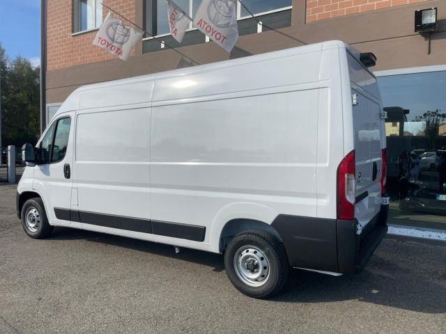 TOYOTA Proace Max usata, con Airbag