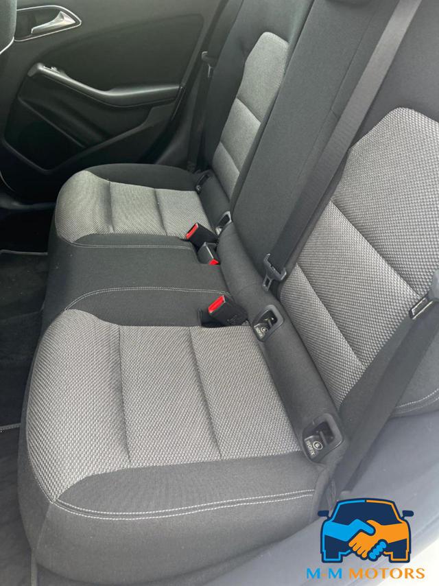 MERCEDES-BENZ GLA 180 usata 20