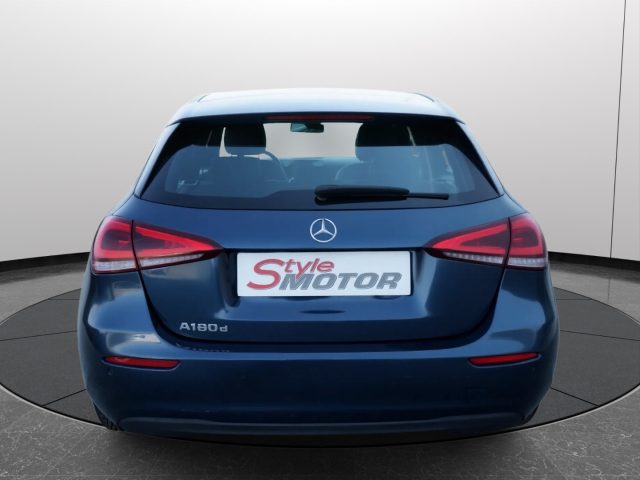 MERCEDES-BENZ A 180 usata, con Fari LED