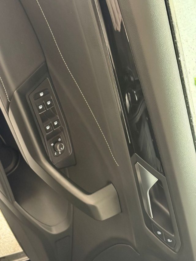 VOLKSWAGEN T-Roc usata, con Sensore di pioggia