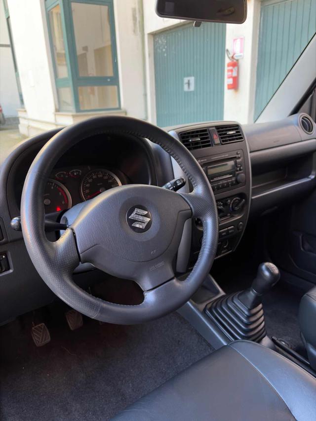 SUZUKI Jimny usata, con Autoradio