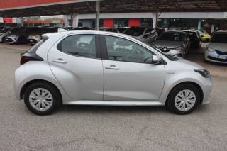 TOYOTA Yaris usata, con Specchietti laterali elettrici