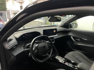 PEUGEOT 2008 usata, con Sensori di parcheggio posteriori