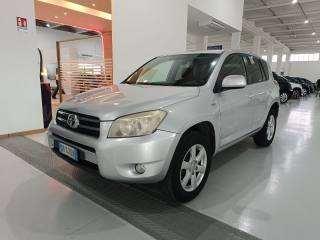TOYOTA RAV 4 MY23 usata, con Airbag laterali