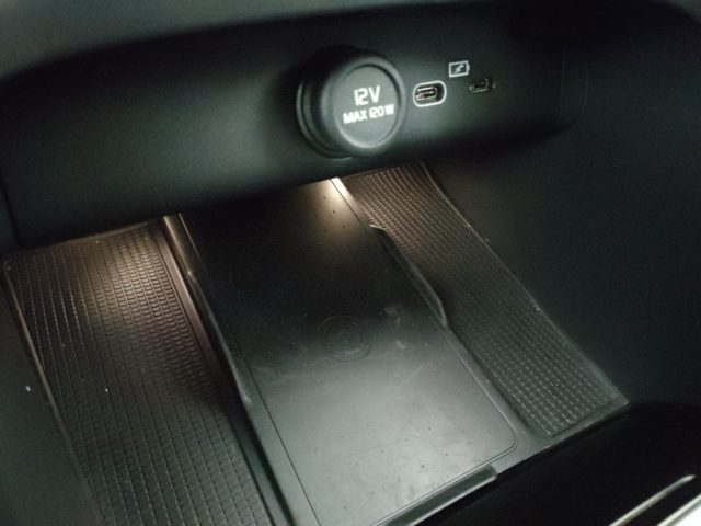 VOLVO XC40 usata, con Volante in pelle