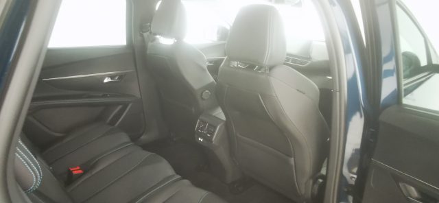 PEUGEOT 5008 usata, con Airbag testa