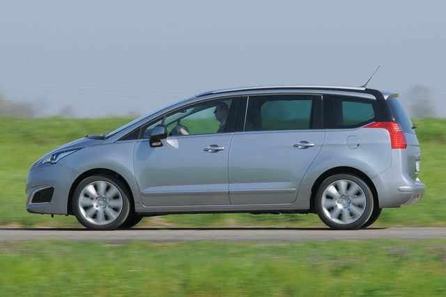 PEUGEOT 5008 usata, con Airbag laterali