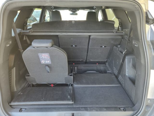 PEUGEOT 5008 usata, con Sistema di navigazione