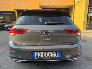 VOLKSWAGEN Golf usata, con Autoradio