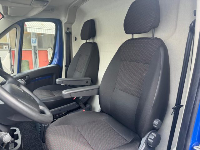 PEUGEOT Boxer usata, con Park Distance Control