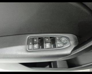 RENAULT Captur usata, con Autoradio digitale