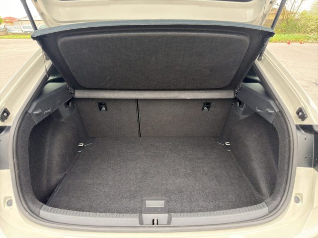 VOLKSWAGEN Taigo usata 12