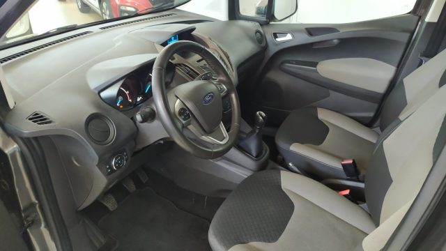 FORD Tourneo Courier usata, con Autoradio