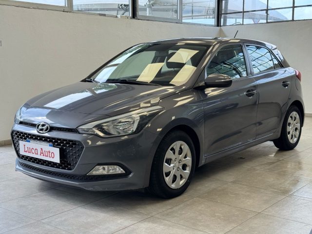 HYUNDAI i20 usata, con Airbag
