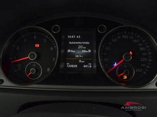 VOLKSWAGEN Passat usata 12