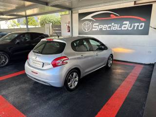 PEUGEOT 208 usata, con Autoradio