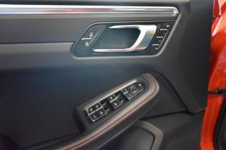 PORSCHE Macan usata 145