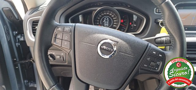 VOLVO V40 Cross Country usata, con Controllo automatico clima