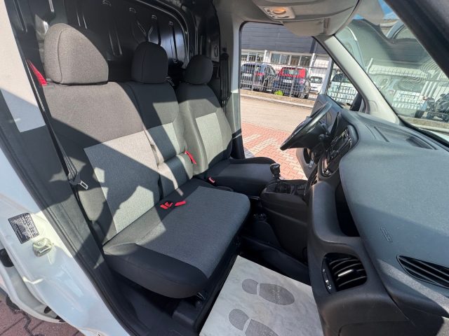 FIAT Doblo usata, con Supporto lombare