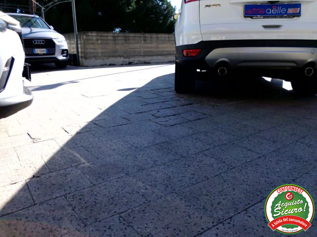 FORD Kuga usata, con Telecamera per parcheggio assistito