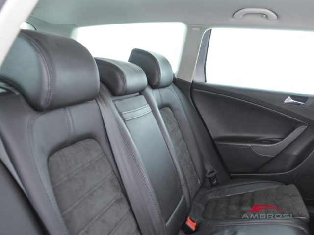 VOLKSWAGEN Passat usata 10