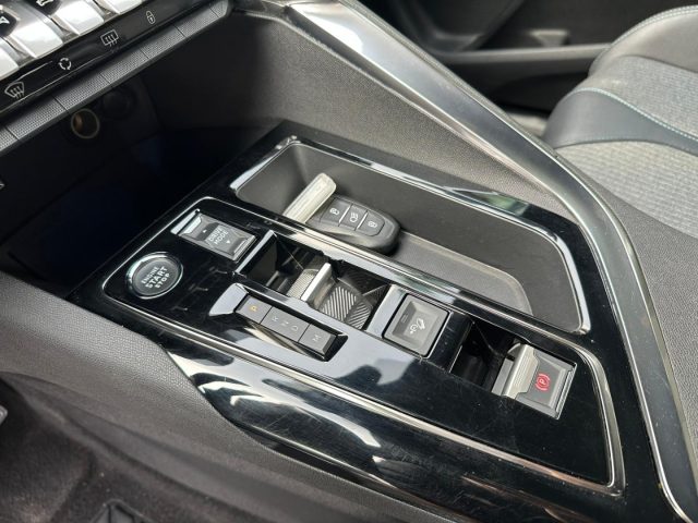 PEUGEOT 5008 usata, con Cerchi in lega