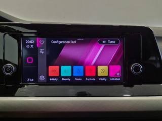 VOLKSWAGEN Golf usata, con Autoradio digitale