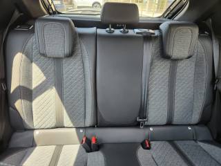 PEUGEOT 208 usata, con Volante in pelle