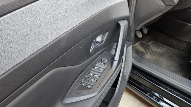 PEUGEOT 308 usata, con Cerchi in lega