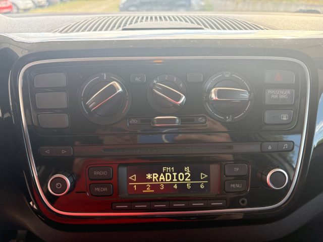VOLKSWAGEN up! usata, con Isofix