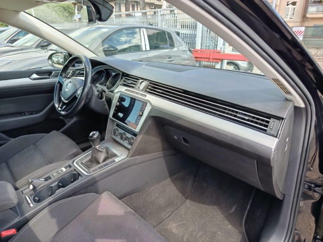 VOLKSWAGEN Passat Variant usata, con Autoradio