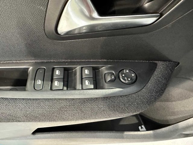 PEUGEOT 208 usata 27