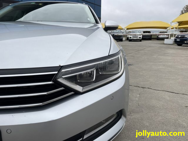 VOLKSWAGEN Passat Variant usata, con Climatizzatore