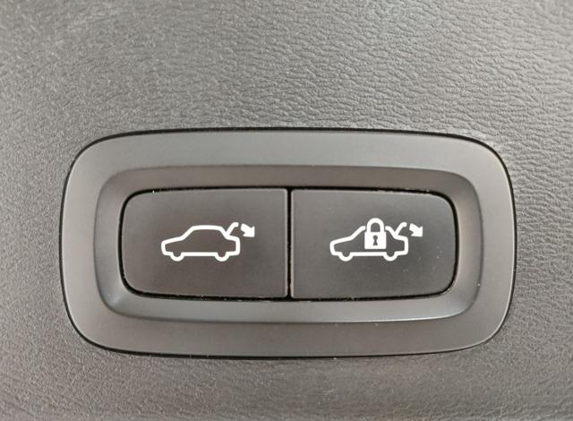 VOLVO XC40 usata, con Sensori di parcheggio posteriori